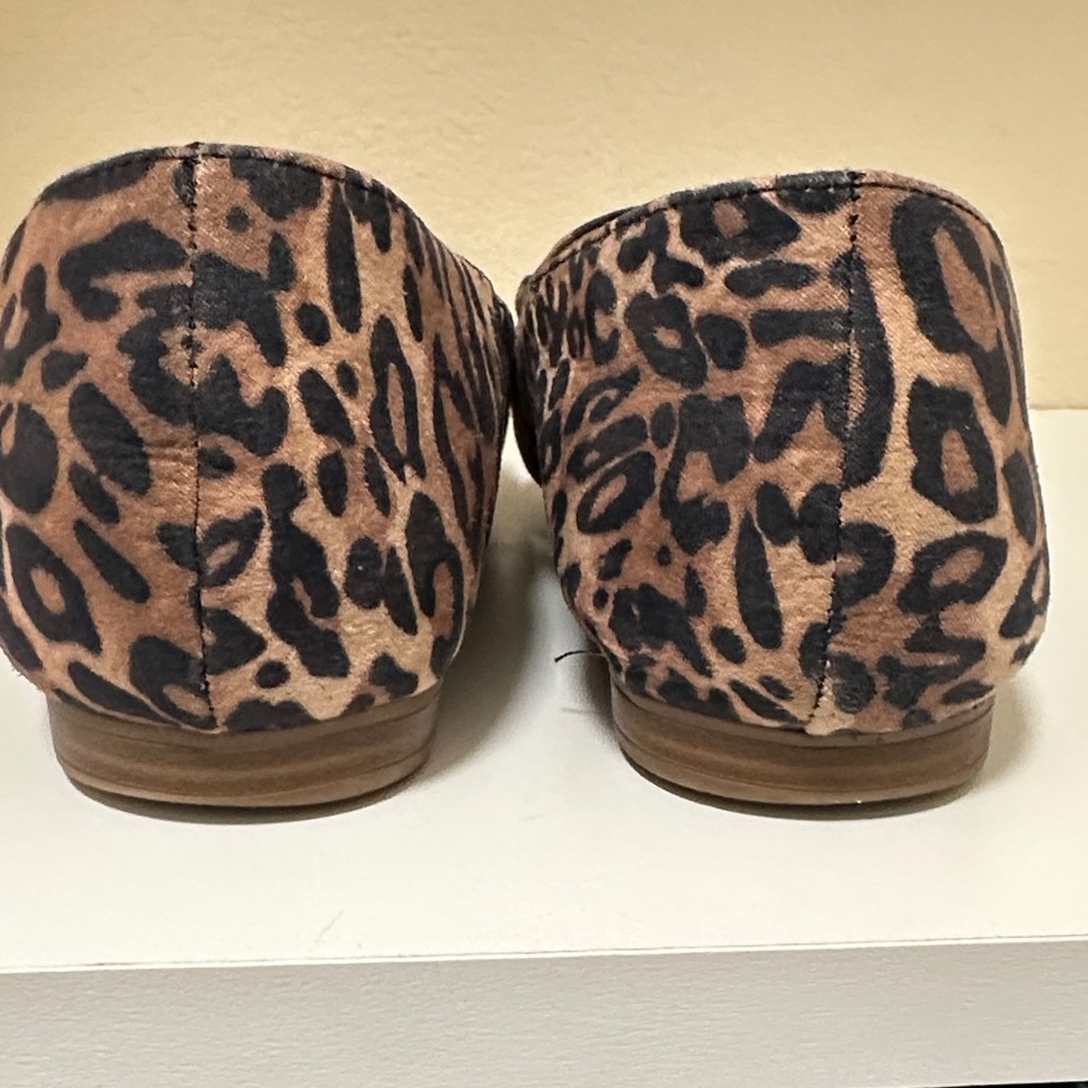 Naturalizer Leopard Pattern Flats - Picture 6 of 8